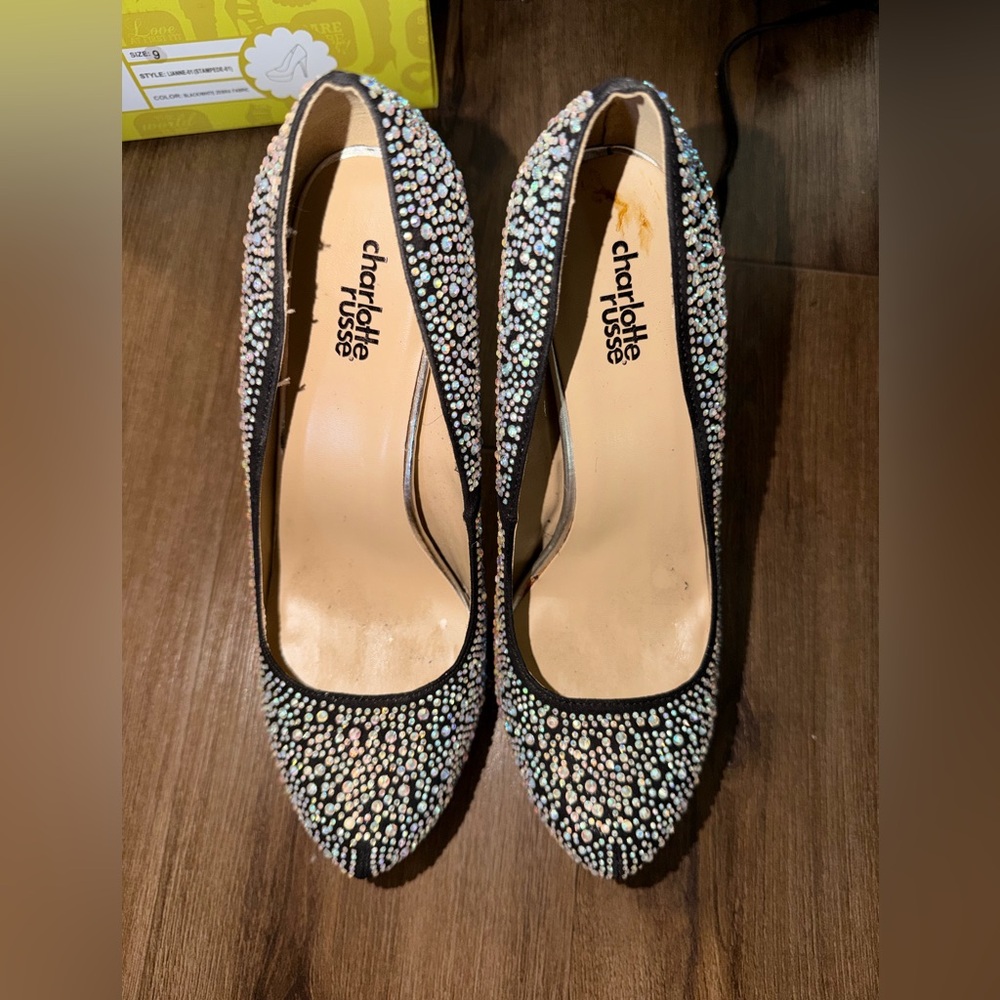 Bedazzled Pump - Picture 8 of 8